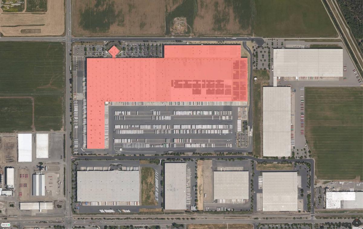 Arial photo of the Target Distribution Center in Woodland, CA. with the building perimeter highlighted in red