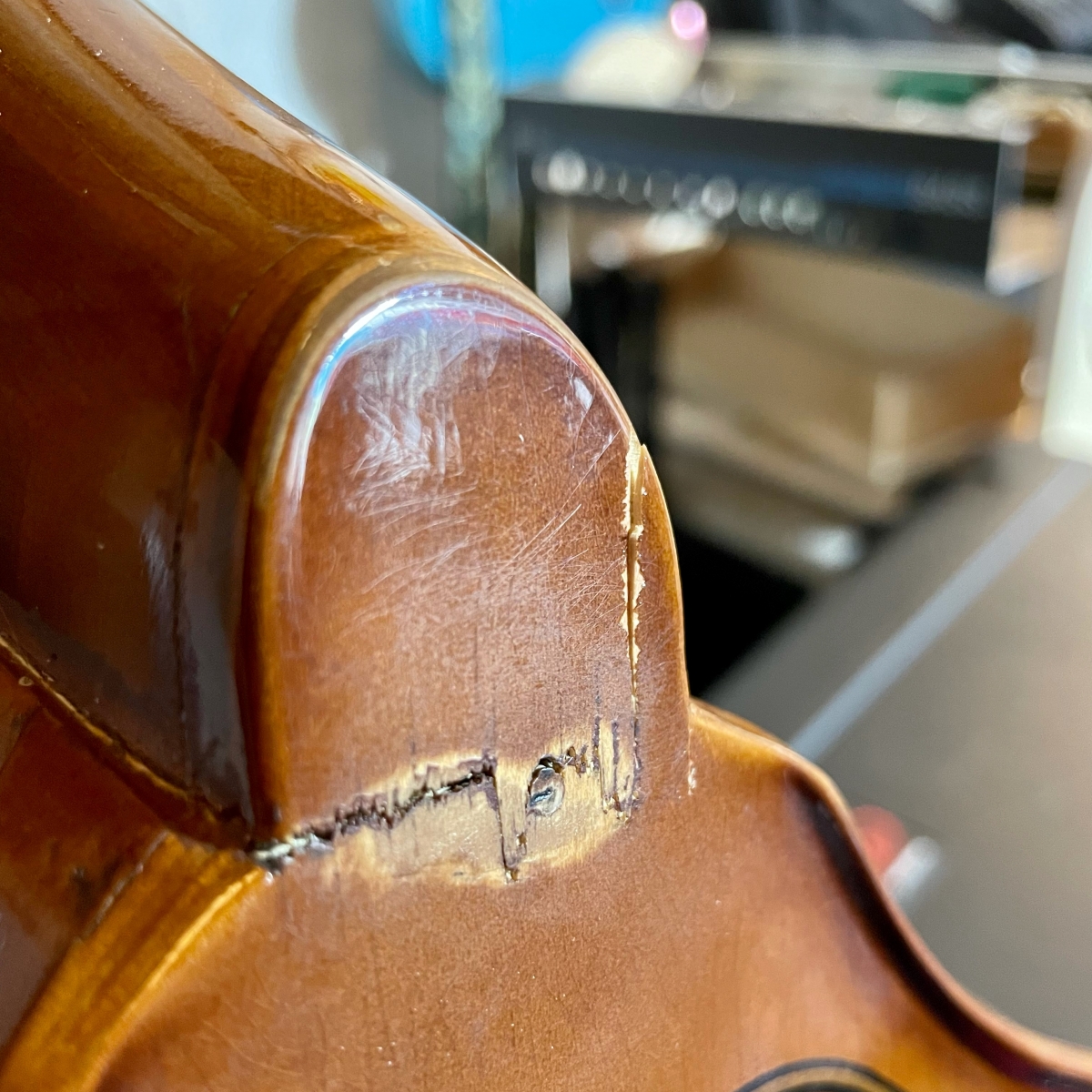 Crack in the heal of a double bass neck joint