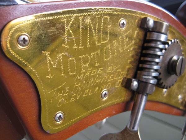 King Moretone tuner plate